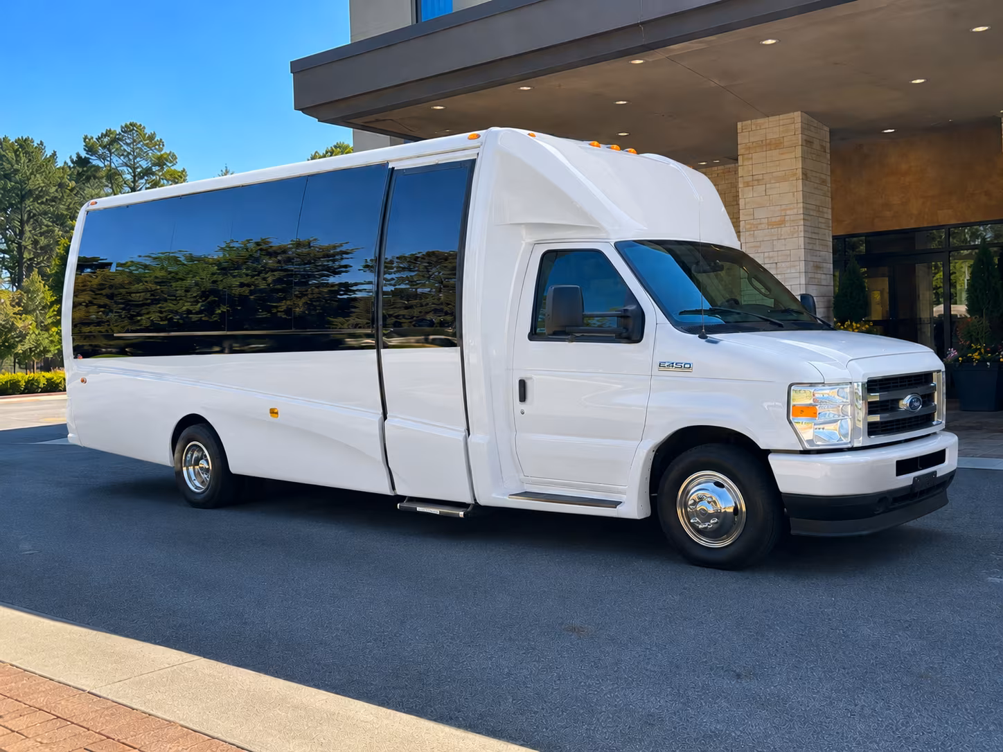 bus rentals for corporate teambuilding and off site company events