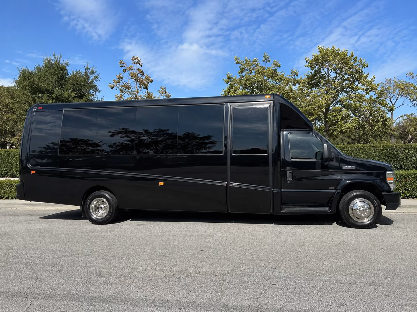 bus rentals for music festival groups near kissimmee and lake buena vista