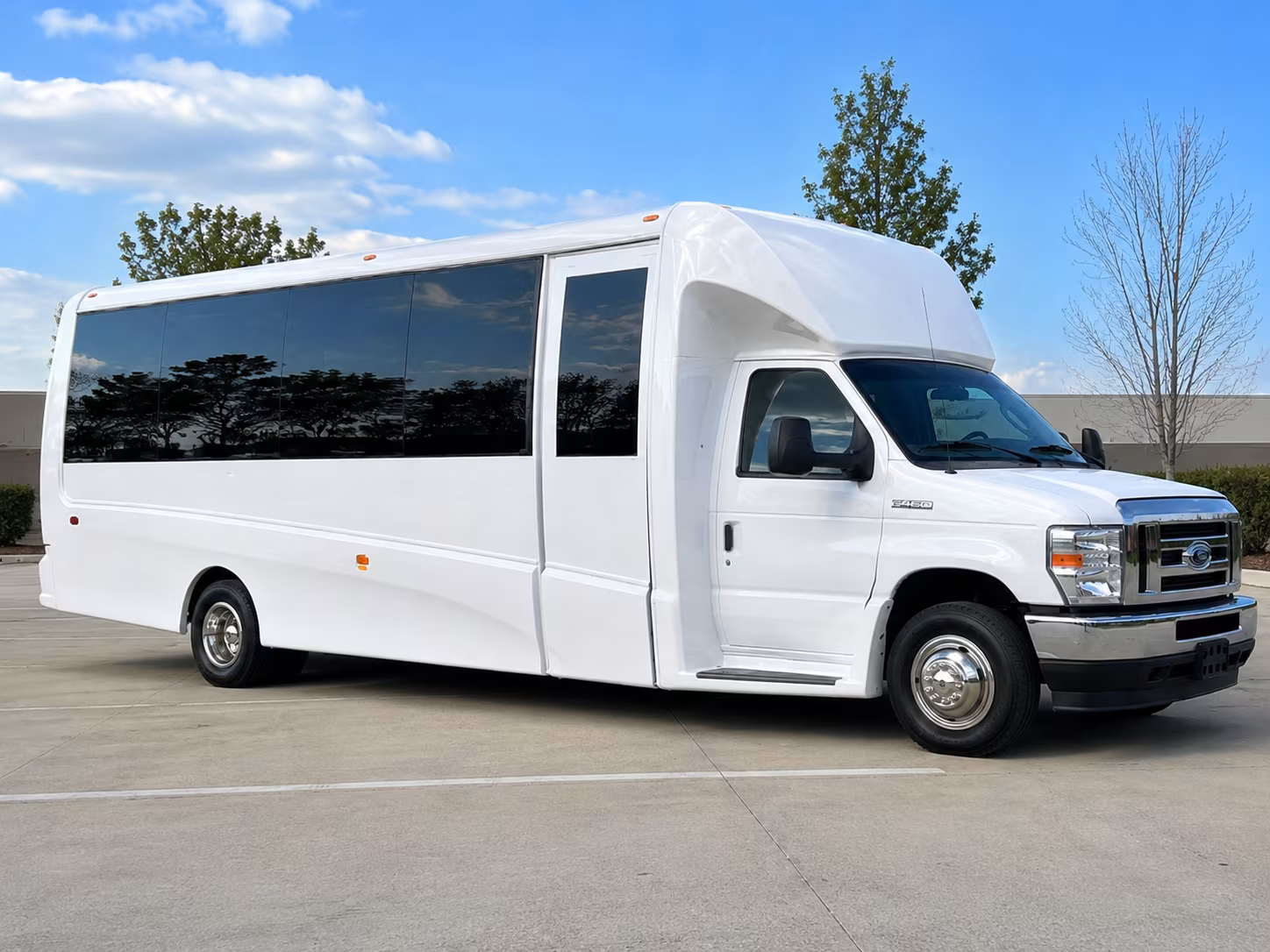 employee shuttle buses for kissimmee businesses and hospitality teams