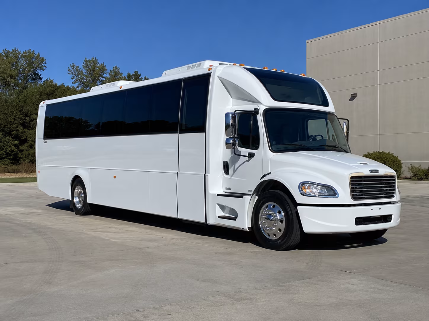 kissimmee 28 passenger party bus